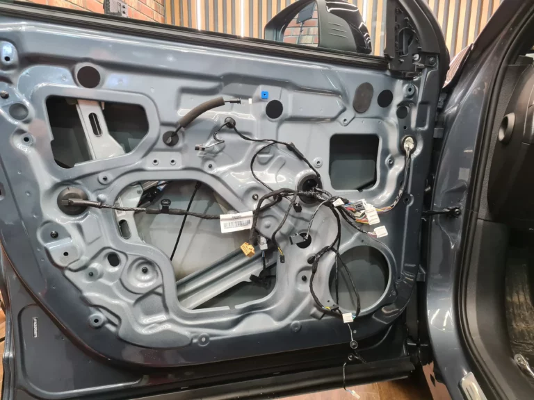 Geely Tugella двер 2