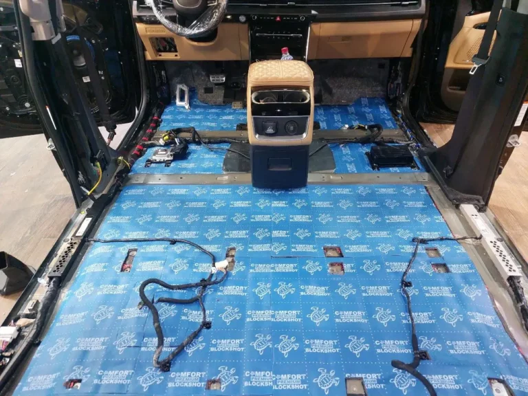 KIA Carnival пол 2