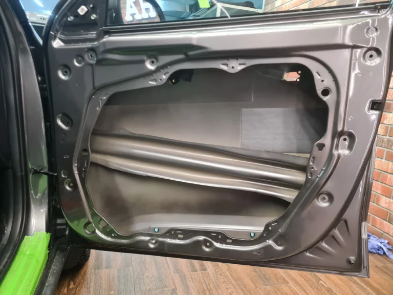 KIA Seltos двер 1