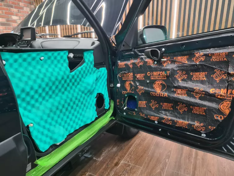 LADA Niva Travel двер 4
