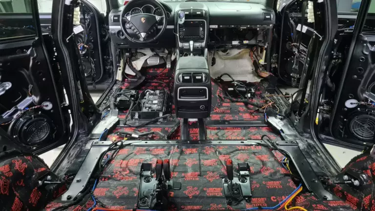 Porsche Cayenne GTS пол 2