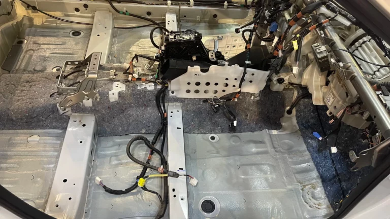 Toyota_Camry_2017_пол 1