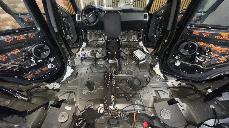 Шумоизоляция Range Rover Sport пол 1