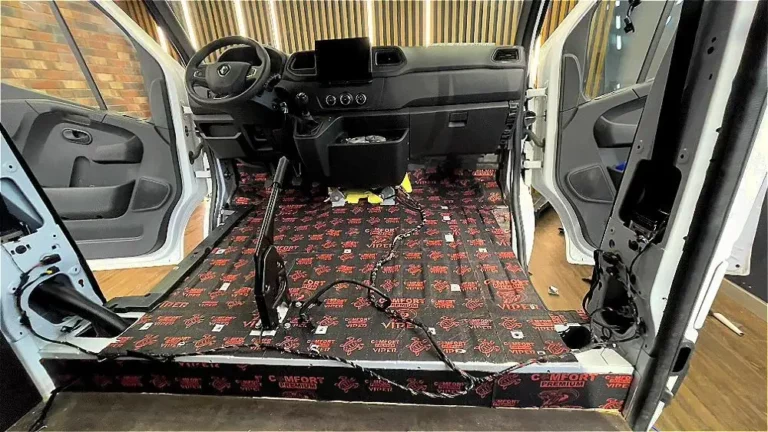 Шумоизоляция Renault Master пол 2