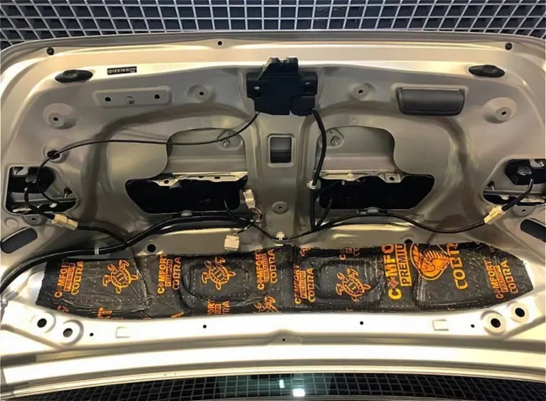 Шумоизоляция Toyota Camry 2021 баг 7