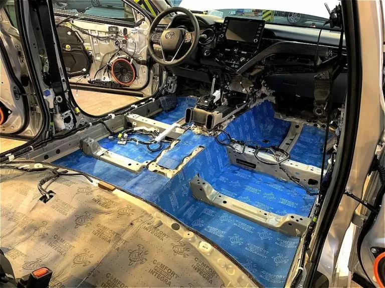 Шумоизоляция Toyota Camry 2021 полт 2
