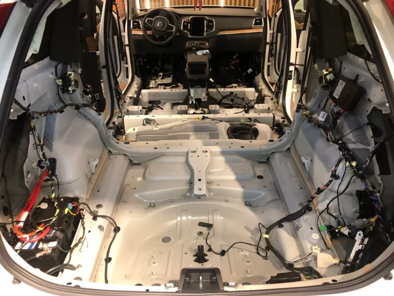 Шумоизоляция Volvo XC90 2021 баг 1