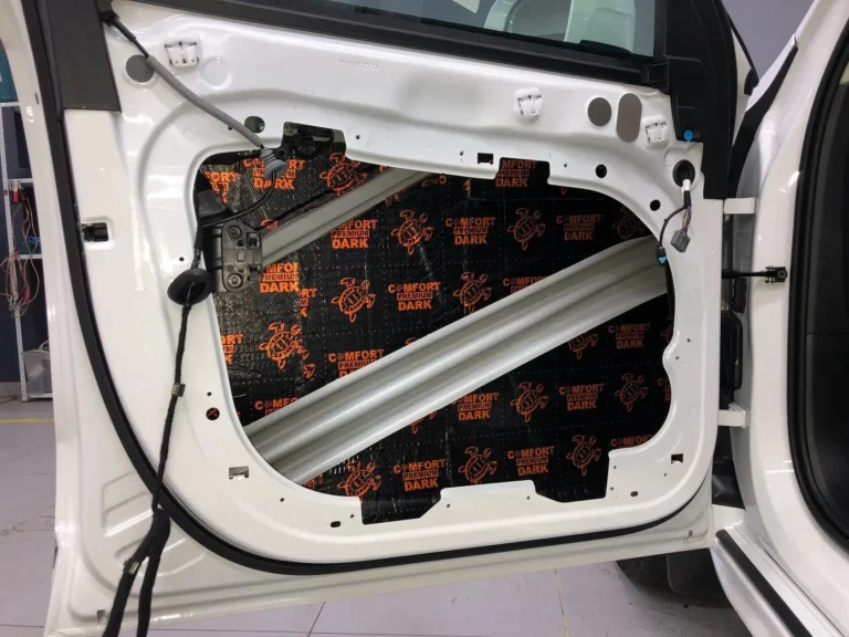 Шумоизоляция Volvo XC90 2021 двер 2